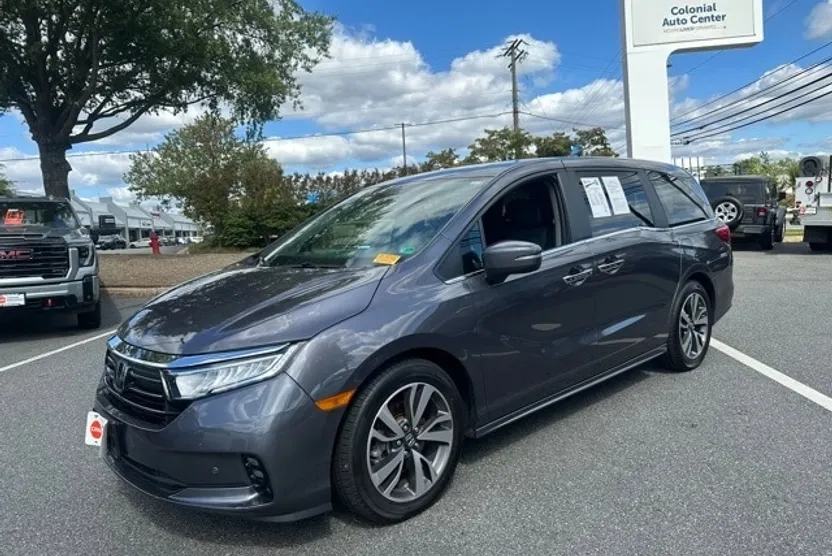 2022 Honda Odyssey Touring photo 1