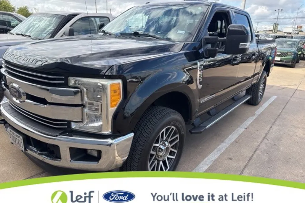 2017 Ford F-250 Lariat photo 1