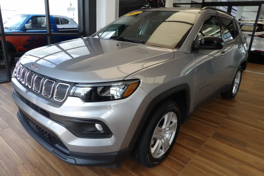 2022 Jeep Compass Latitude photo 1