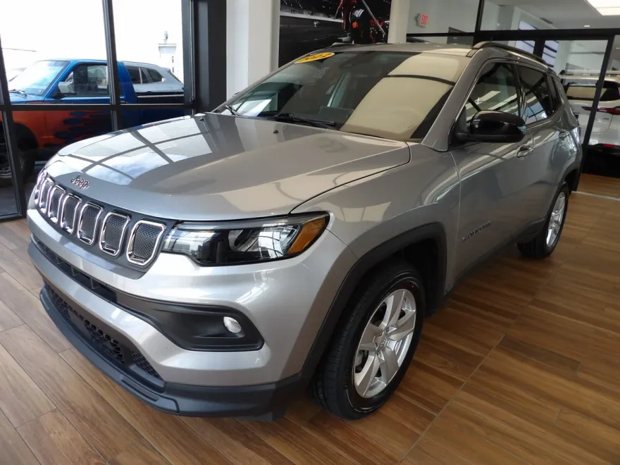 2022 Jeep Compass Latitude photo 1