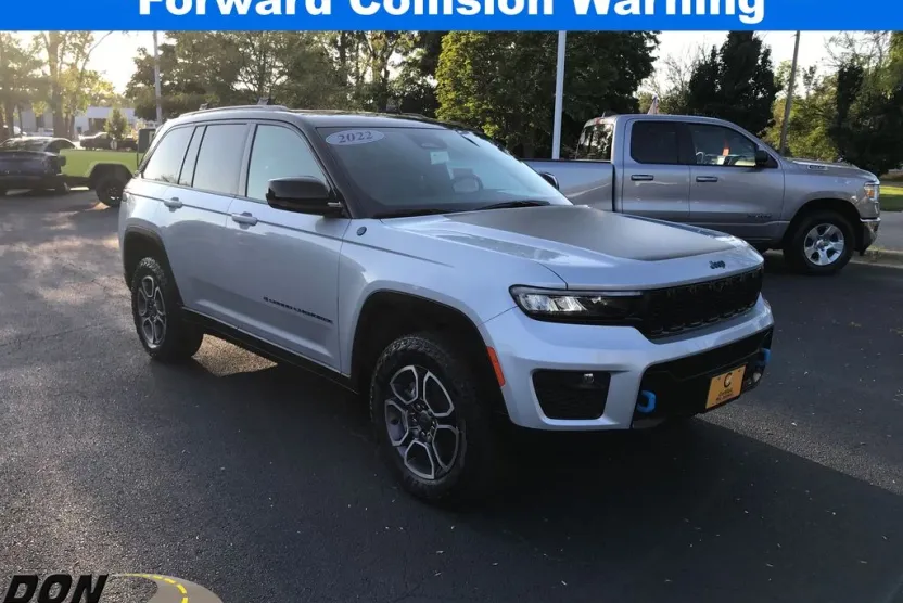 2022 Jeep Cherokee Trailhawk 4xe photo 1