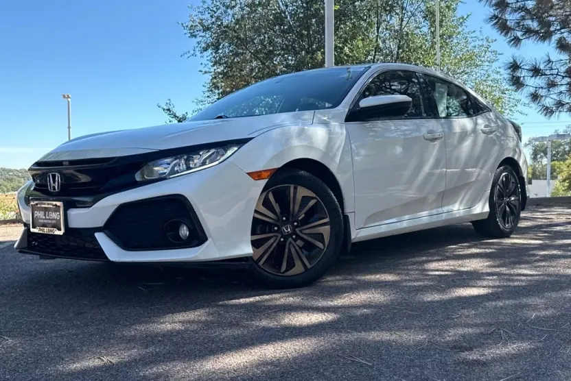 2017 Honda Civic EX Hatchback photo 1