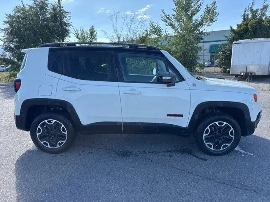 2015 Jeep Renegade Trailhawk photo 1
