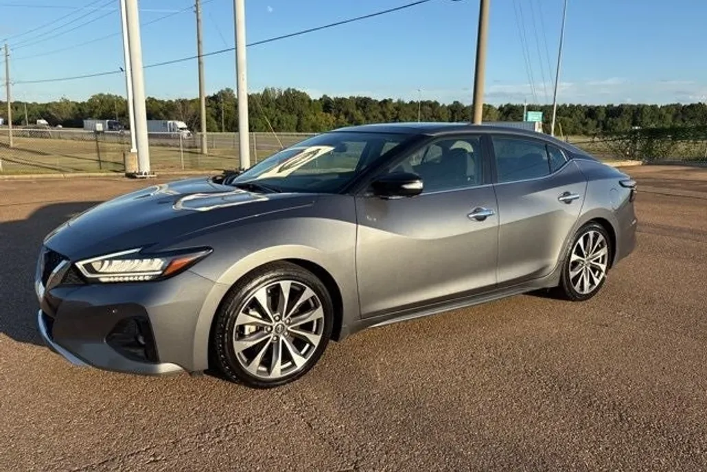 2023 Nissan Maxima Platinum photo 1