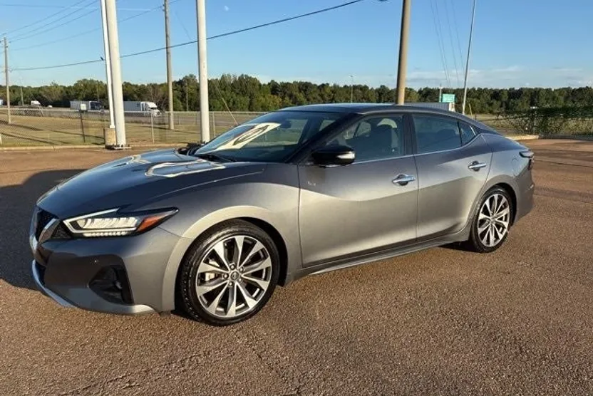 2023 Nissan Maxima Platinum photo 1