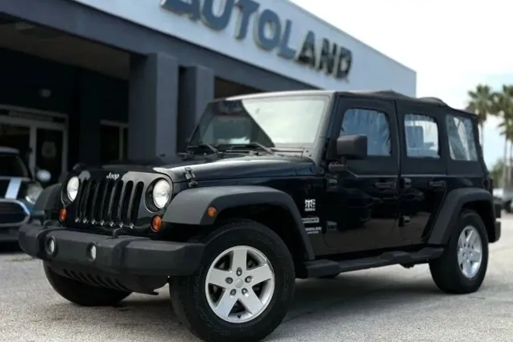 2010 Jeep Wrangler Unlimited Sport photo 1