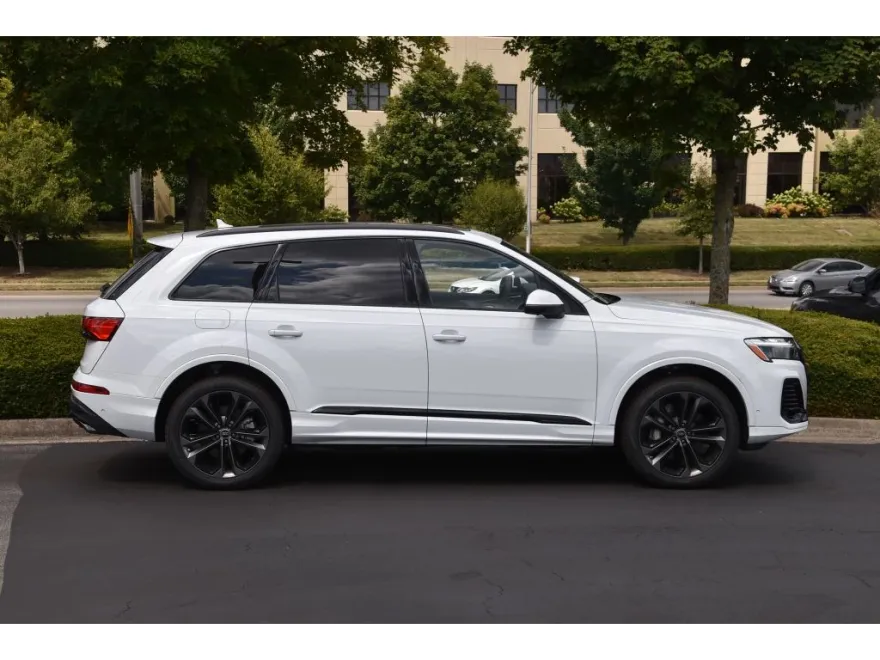 2025 Audi Q7 Premium Plus photo 1