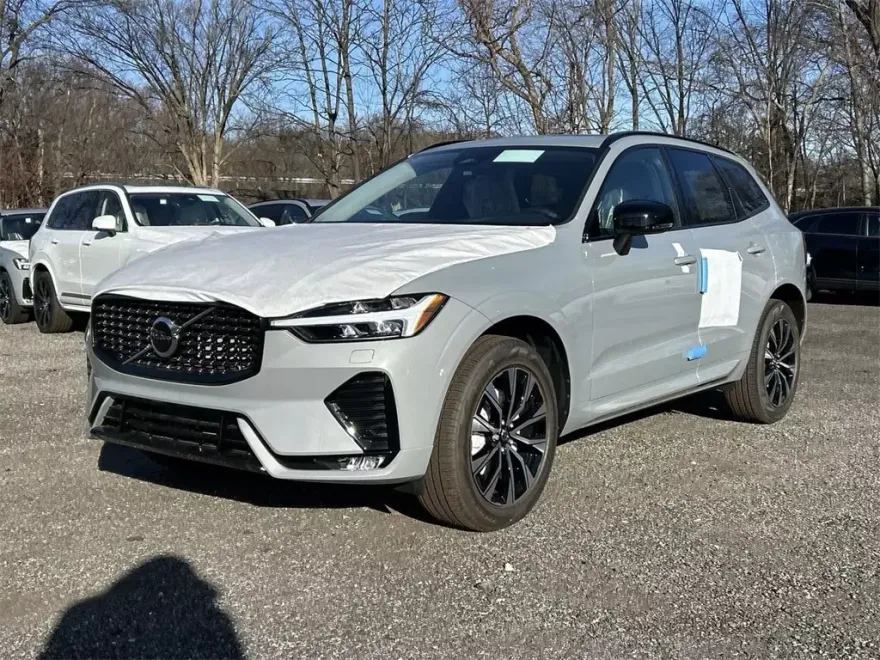 2025 Volvo XC60 B5 Core photo 1