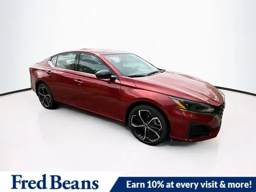 2025 Nissan Altima SR photo 1