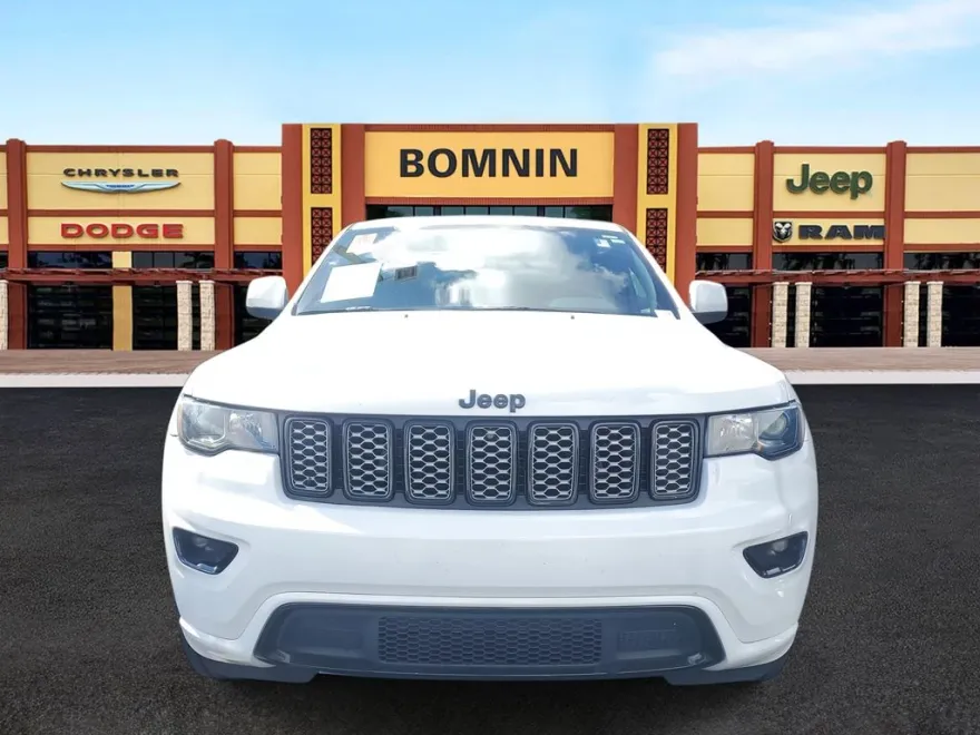 2021 Jeep Grand Cherokee Laredo X photo 1