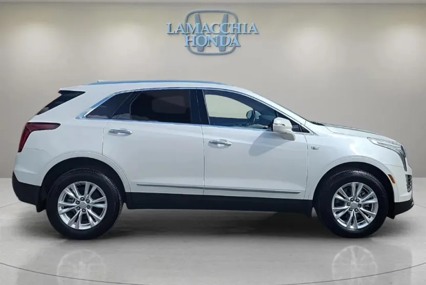 2023 Cadillac XT5 Luxury photo 1