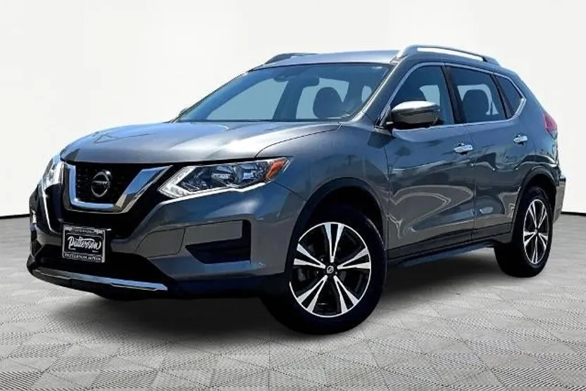 2020 Nissan Rogue SV photo 1