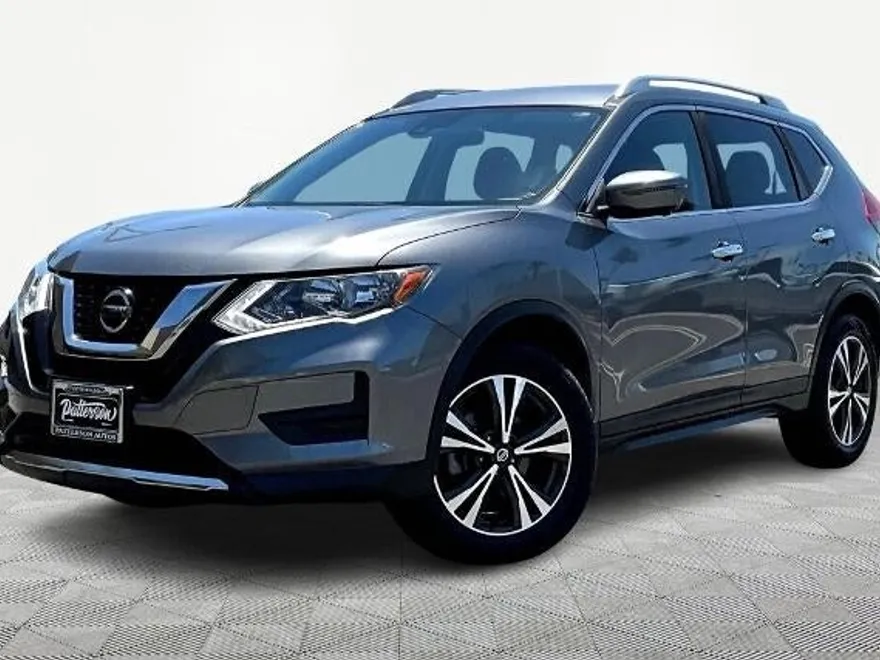 2020 Nissan Rogue SV photo 1