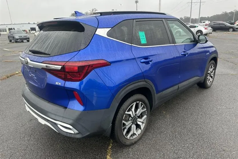2021 Kia Seltos EX photo 1