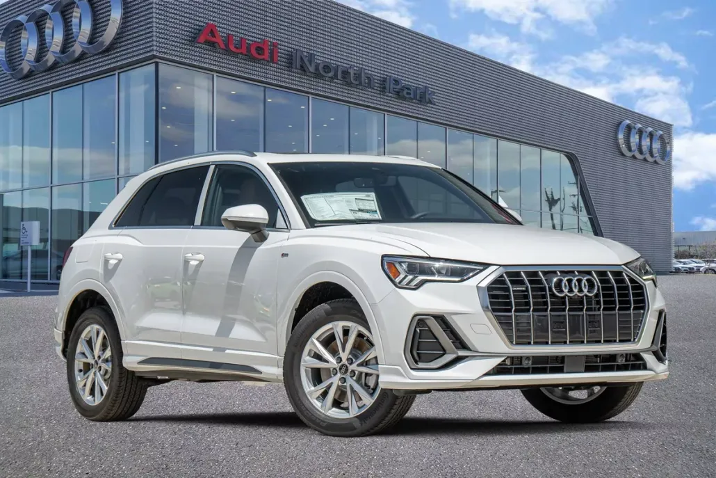 2025 Audi Q3 S line Premium Plus photo 1