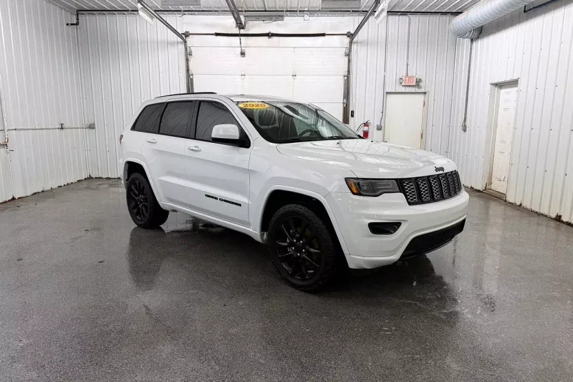 2020 Jeep Grand Cherokee Altitude photo 1