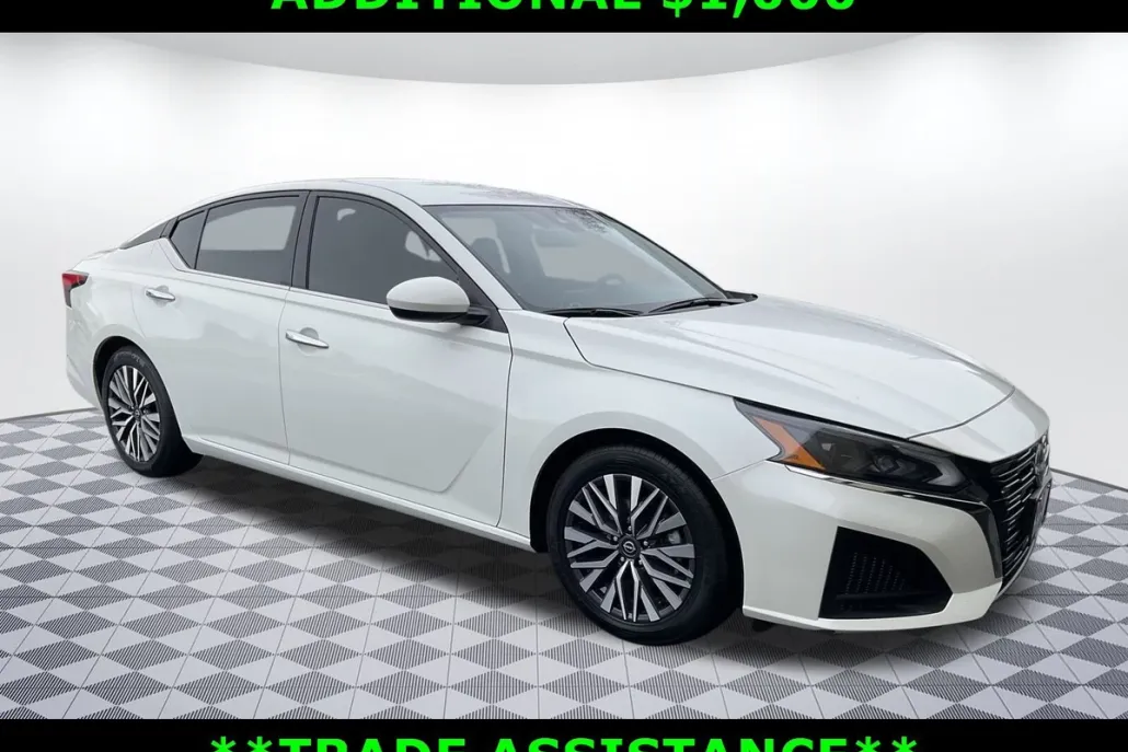 2023 Nissan Altima 2.5 SV photo 1