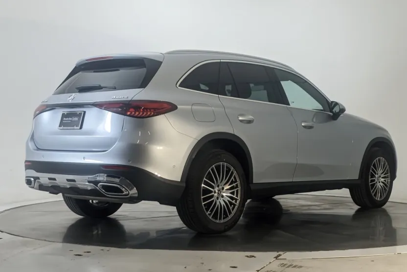 2025 Mercedes Benz GLC 300 4MATIC photo 1