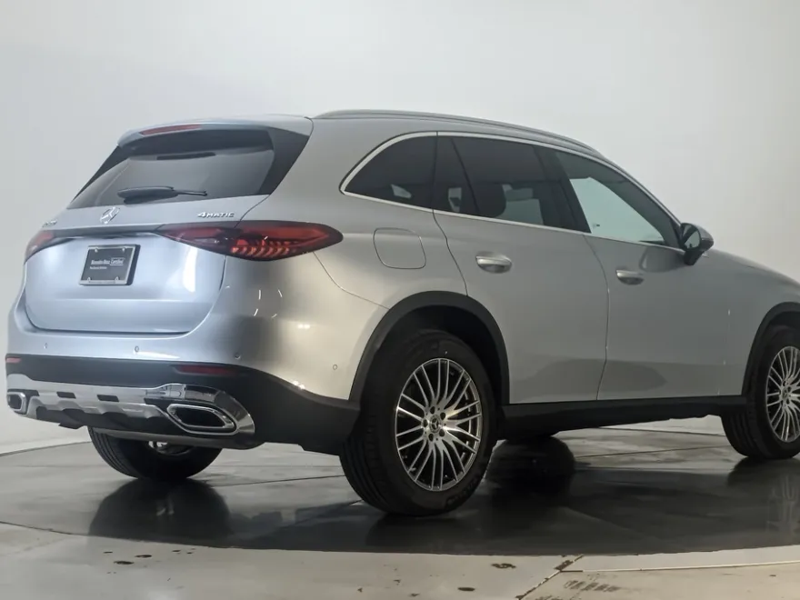 2025 Mercedes Benz GLC 300 4MATIC photo 1