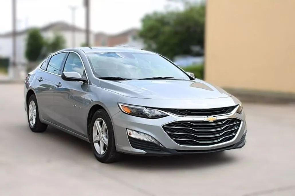 2024 Chevrolet Malibu 1LT photo 1