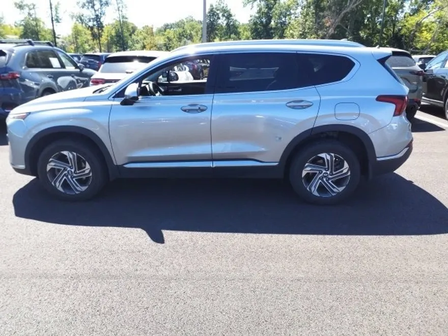 2022 Hyundai Santa Fe SEL photo 1