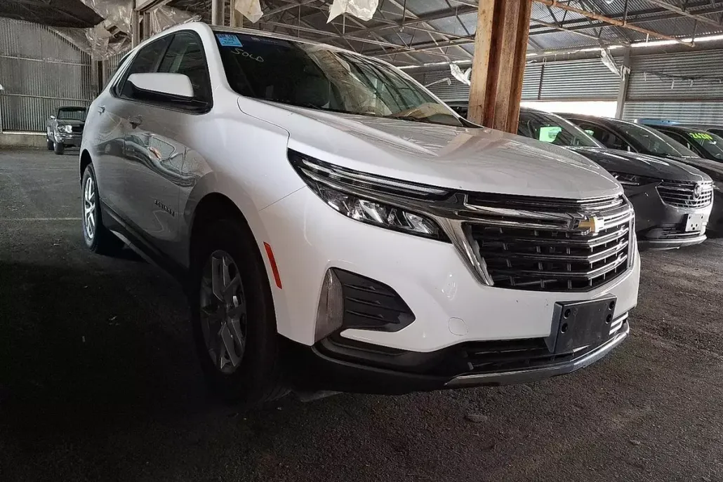 2022 Chevrolet Equinox LT photo 1
