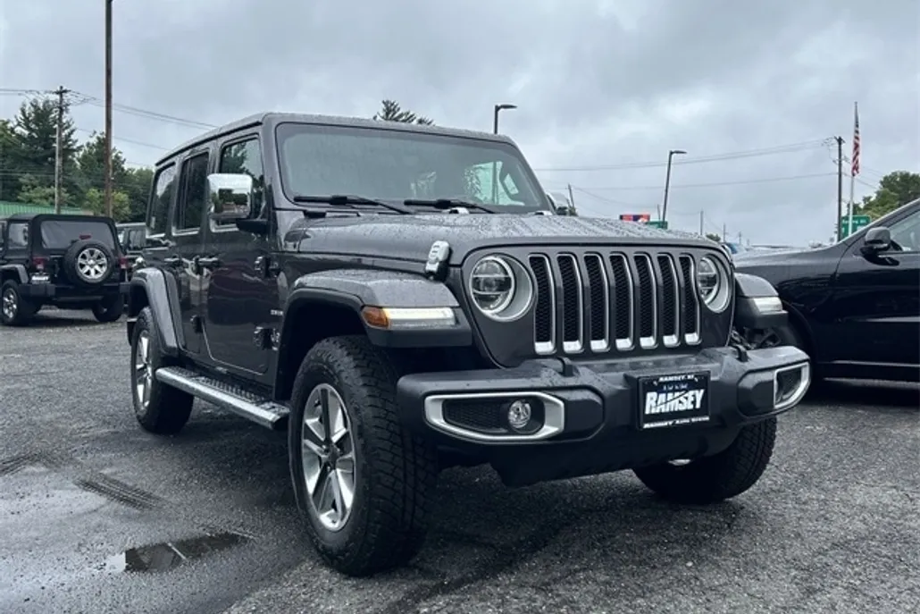 2021 Jeep Wrangler Unlimited Sahara photo 1