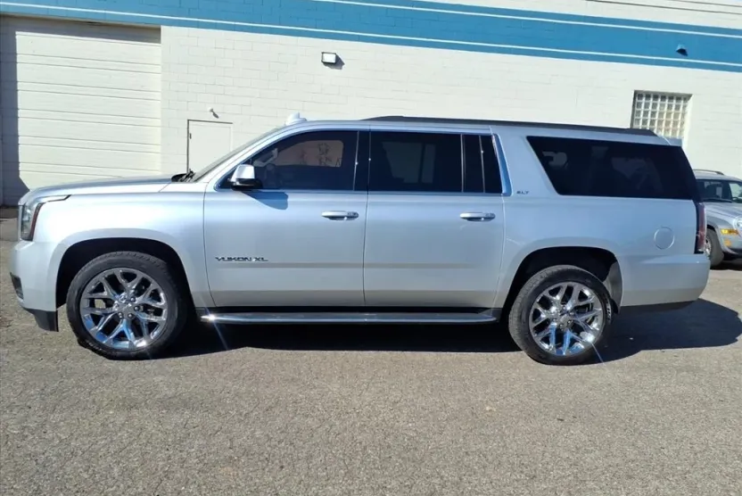 2017 Gmc Yukon XL SLT photo 1