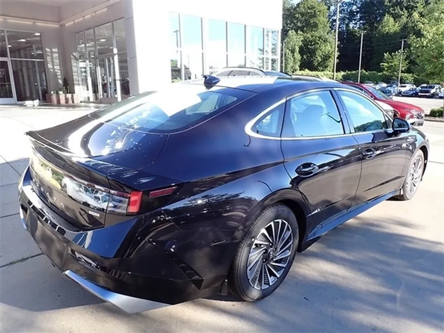 2025 Hyundai Sonata Hybrid Limited photo 1