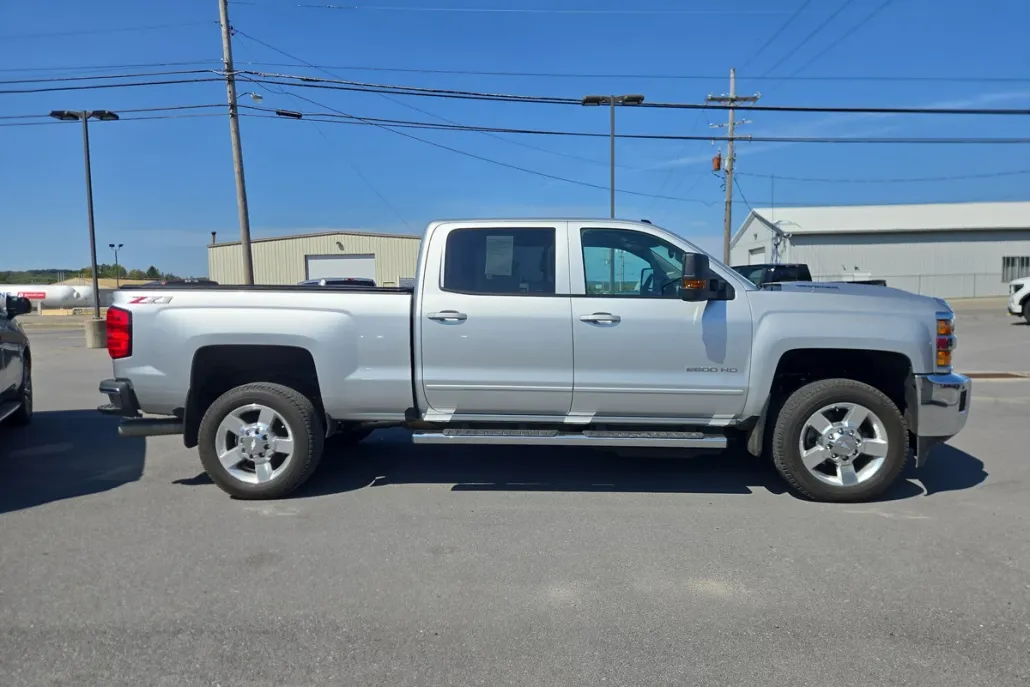 2018 Chevrolet Silverado 2500HD LT photo 1