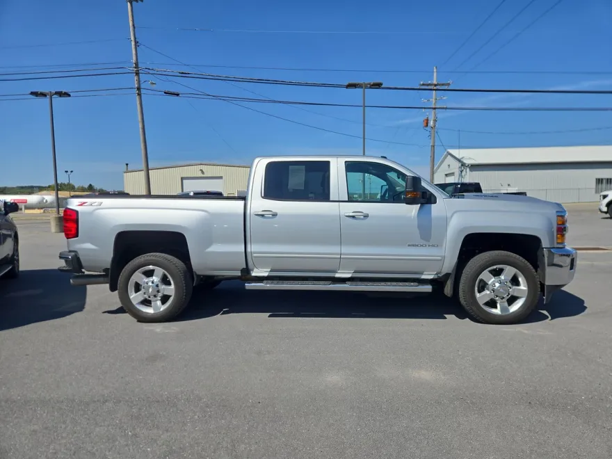 2018 Chevrolet Silverado 2500HD LT photo 1