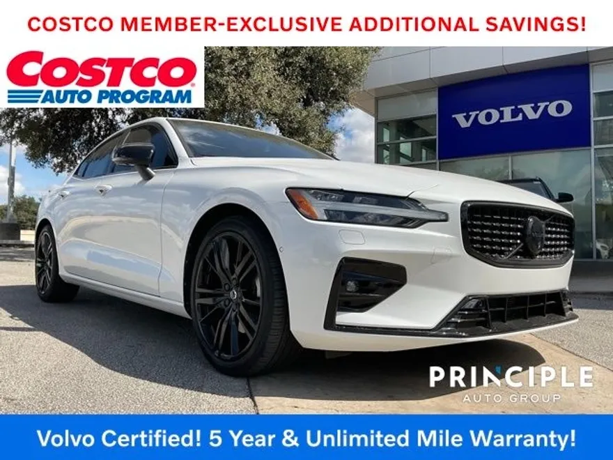 2024 Volvo S60 B5 Plus Black Edition photo 1