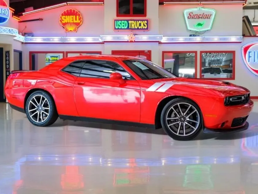 2023 Dodge Challenger GT photo 1