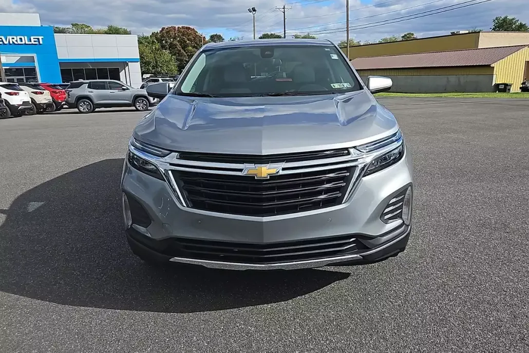 2024 Chevrolet Equinox LT photo 1