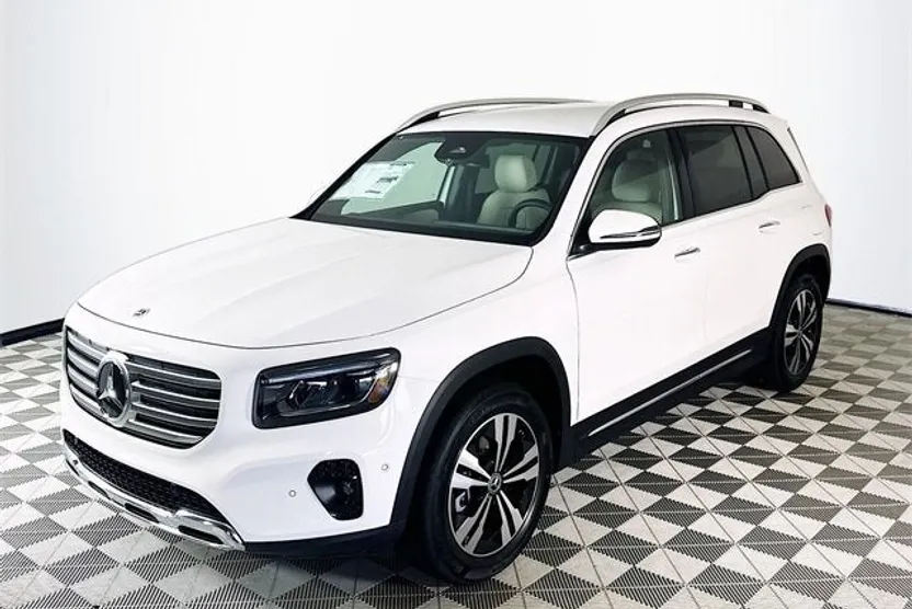 2025 Mercedes Benz GLB 250 photo 1