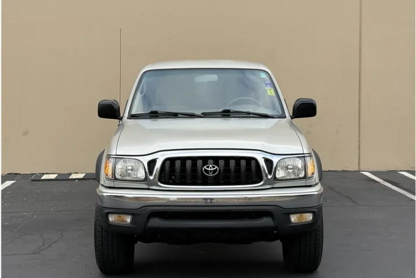 2001 Toyota Tacoma Double Cab PreRunner SR5 photo 1