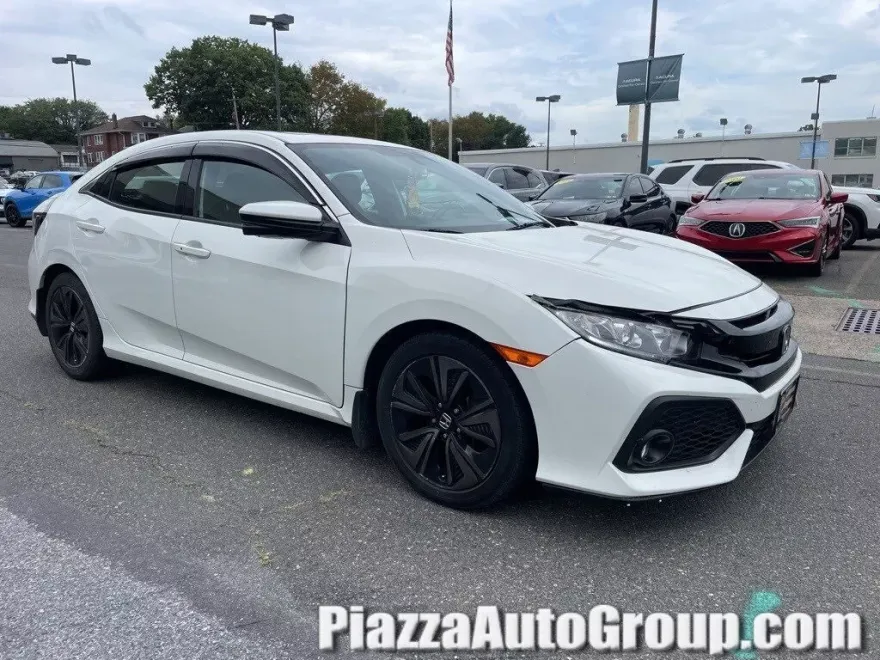 2017 Honda Civic EX-L Hatchback photo 1