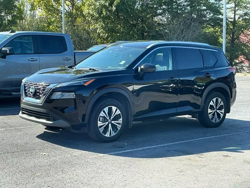 2021 Nissan Rogue SV photo 1