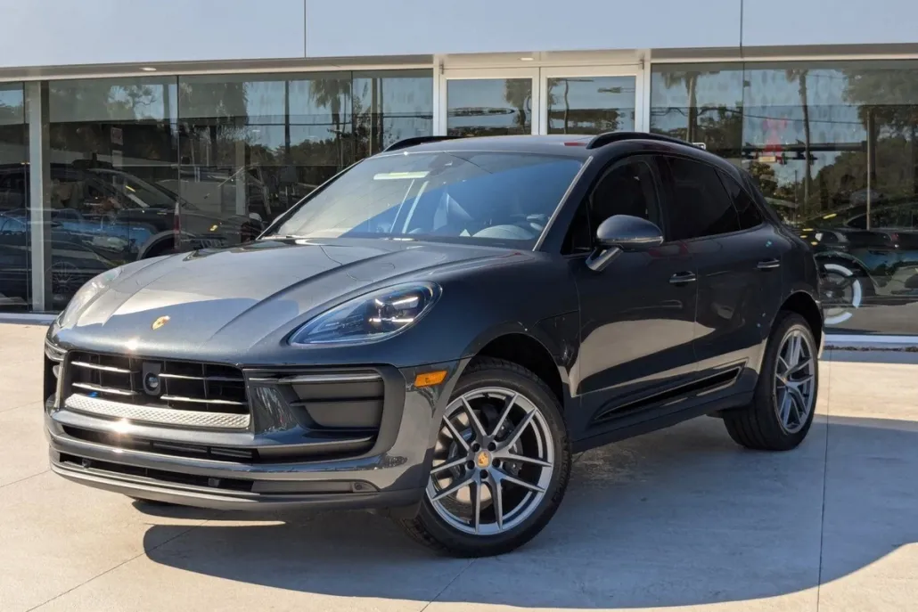 2025 Porsche Macan Base photo 1
