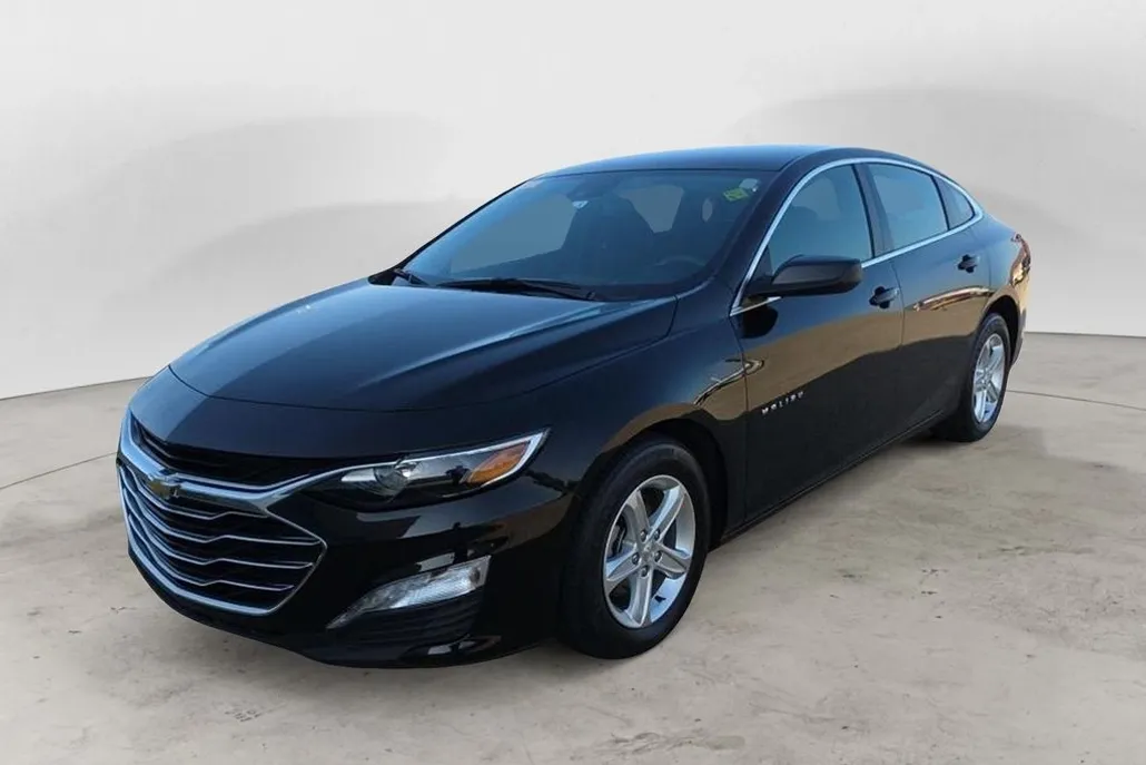 2024 Chevrolet Malibu 1LT photo 1
