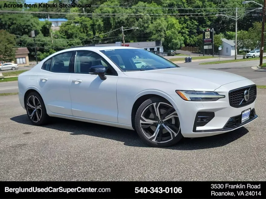 2024 Volvo S60 B5 Plus photo 1