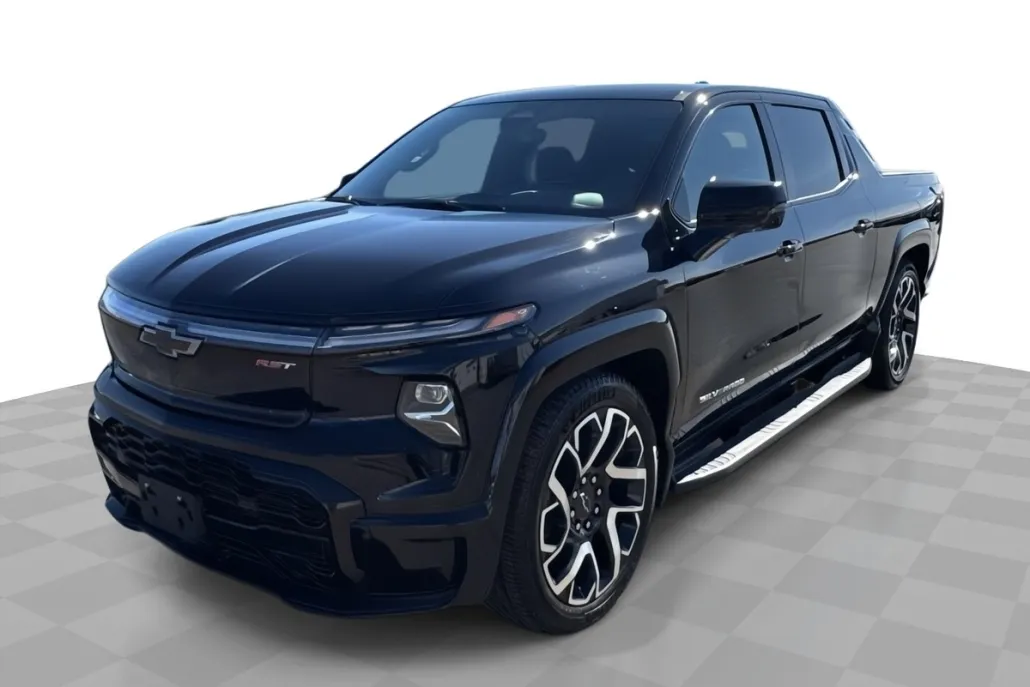 2024 Chevrolet Silverado EV RST photo 1
