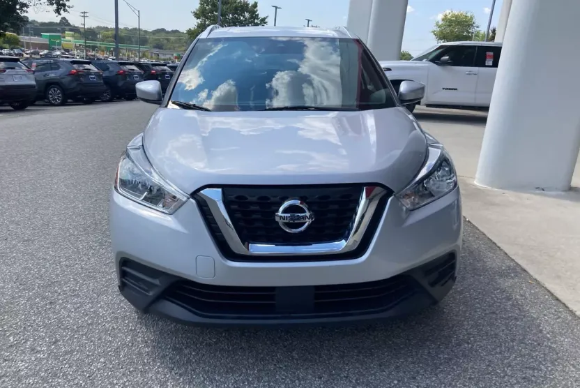 2020 Nissan Kicks SV photo 1
