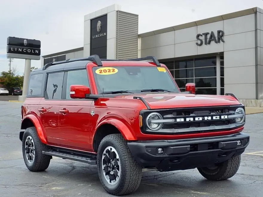 2022 Ford Bronco Outer Banks photo 1