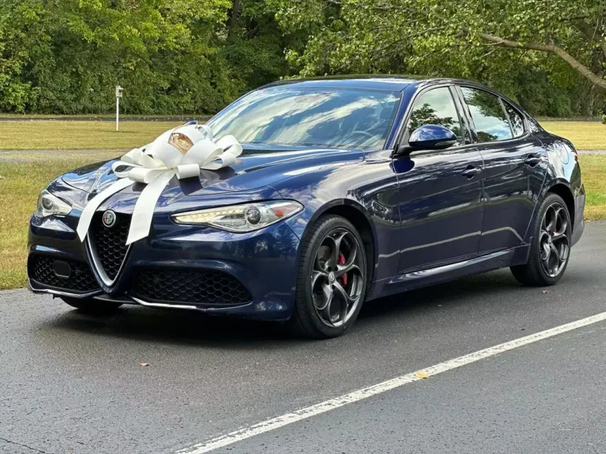2018 Alfa Romeo Giulia Ti Sport photo 1