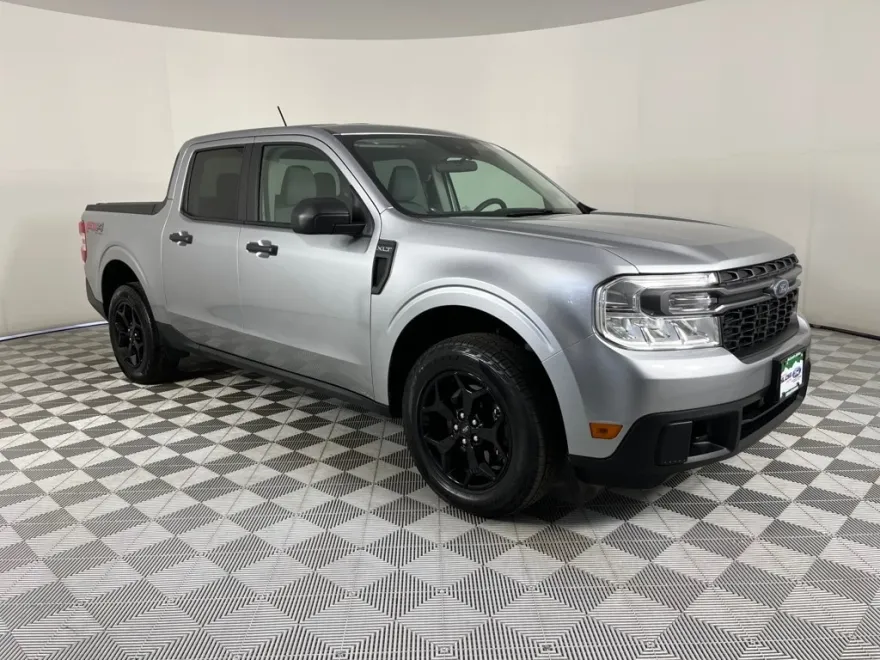 2022 Ford Maverick XLT photo 1