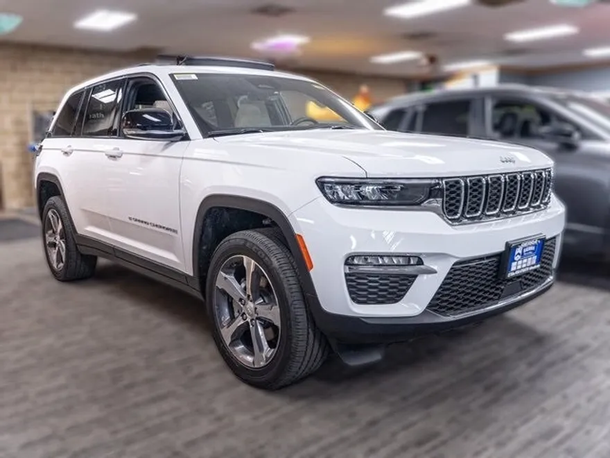 2025 Jeep Grand Cherokee Limited photo 1