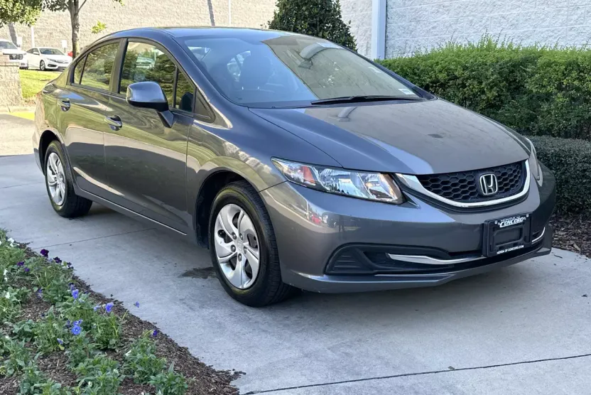 2013 Honda Civic LX photo 1