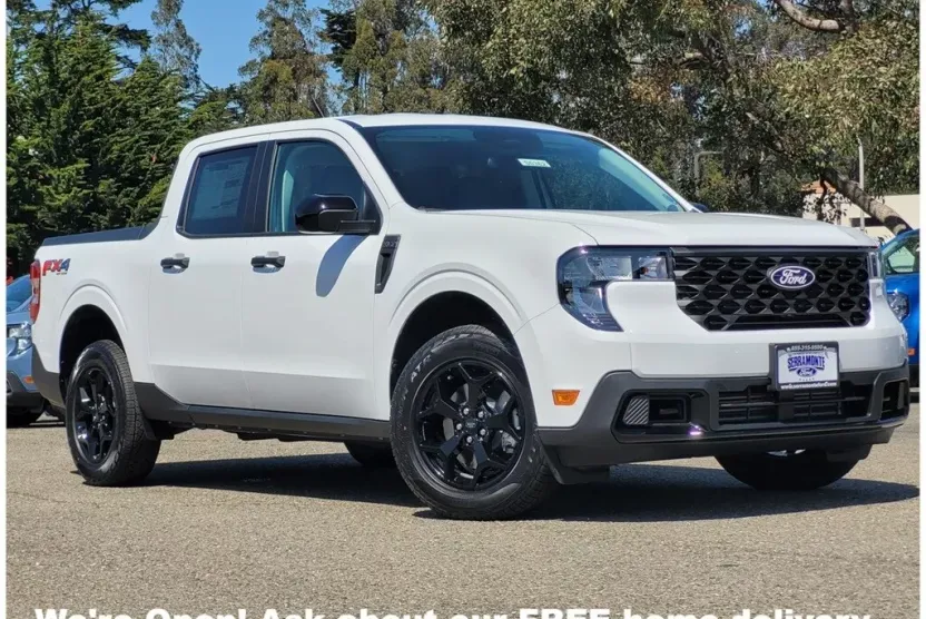 2025 Ford Maverick XLT photo 1