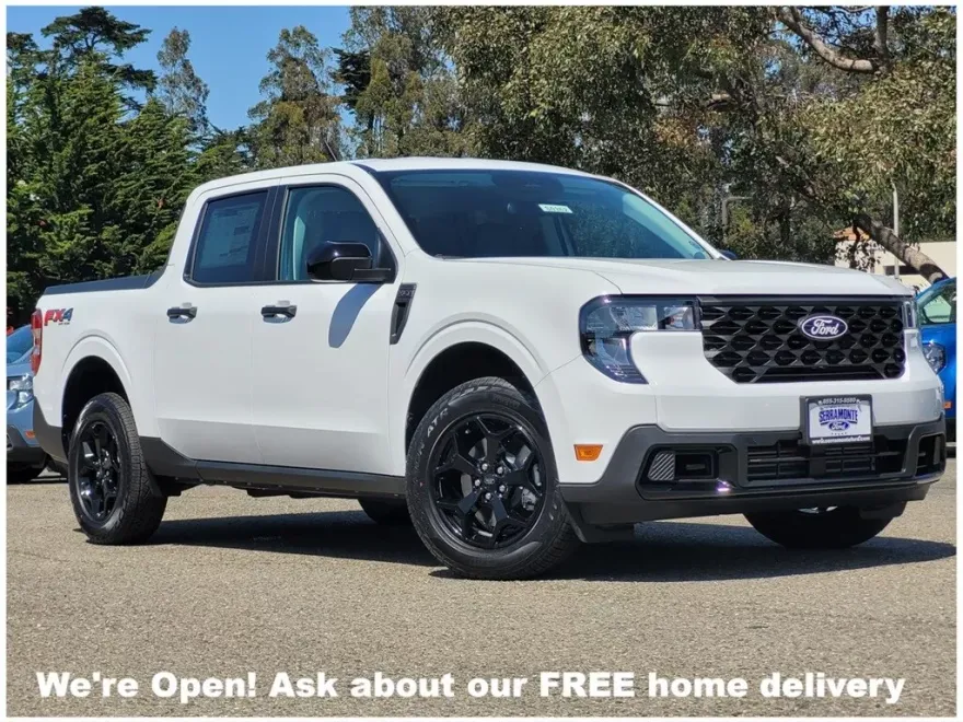 2025 Ford Maverick XLT photo 1